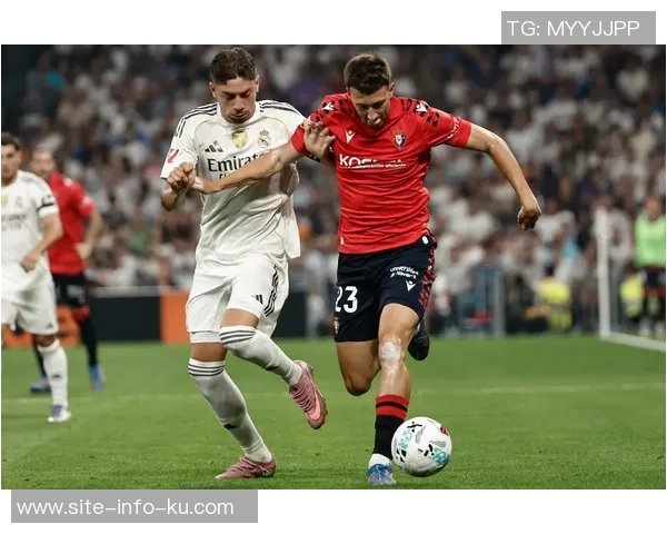 巴萨球迷对阵奥萨苏纳时高喊哈维留下来嘲讽皇马