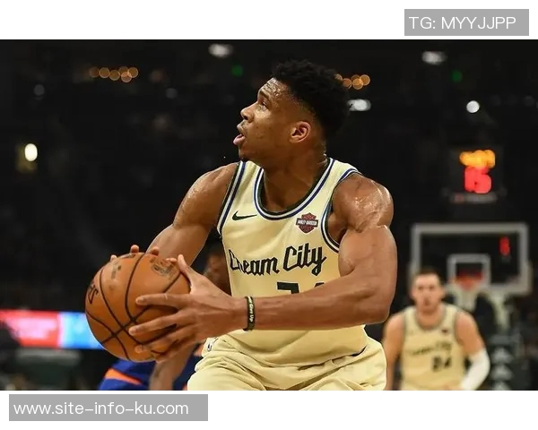 字母哥三节打卡表现抢眼22分钟内贡献21分5篮板2抢断 字母哥三节打卡表现抢眼22分钟内贡献21分5篮板2抢断